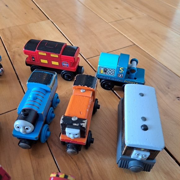 THOMAS TRAIN WOODEN LOT OF 15!  READ!  Thomas Train Wooden Railway - Picture 5 of 16